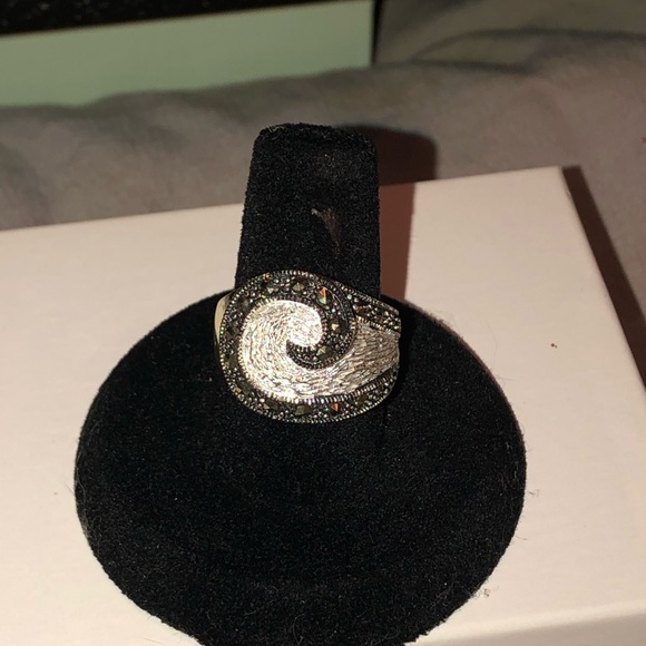 Gorgeous Marcasite ring size 7 - Picture 12 of 14